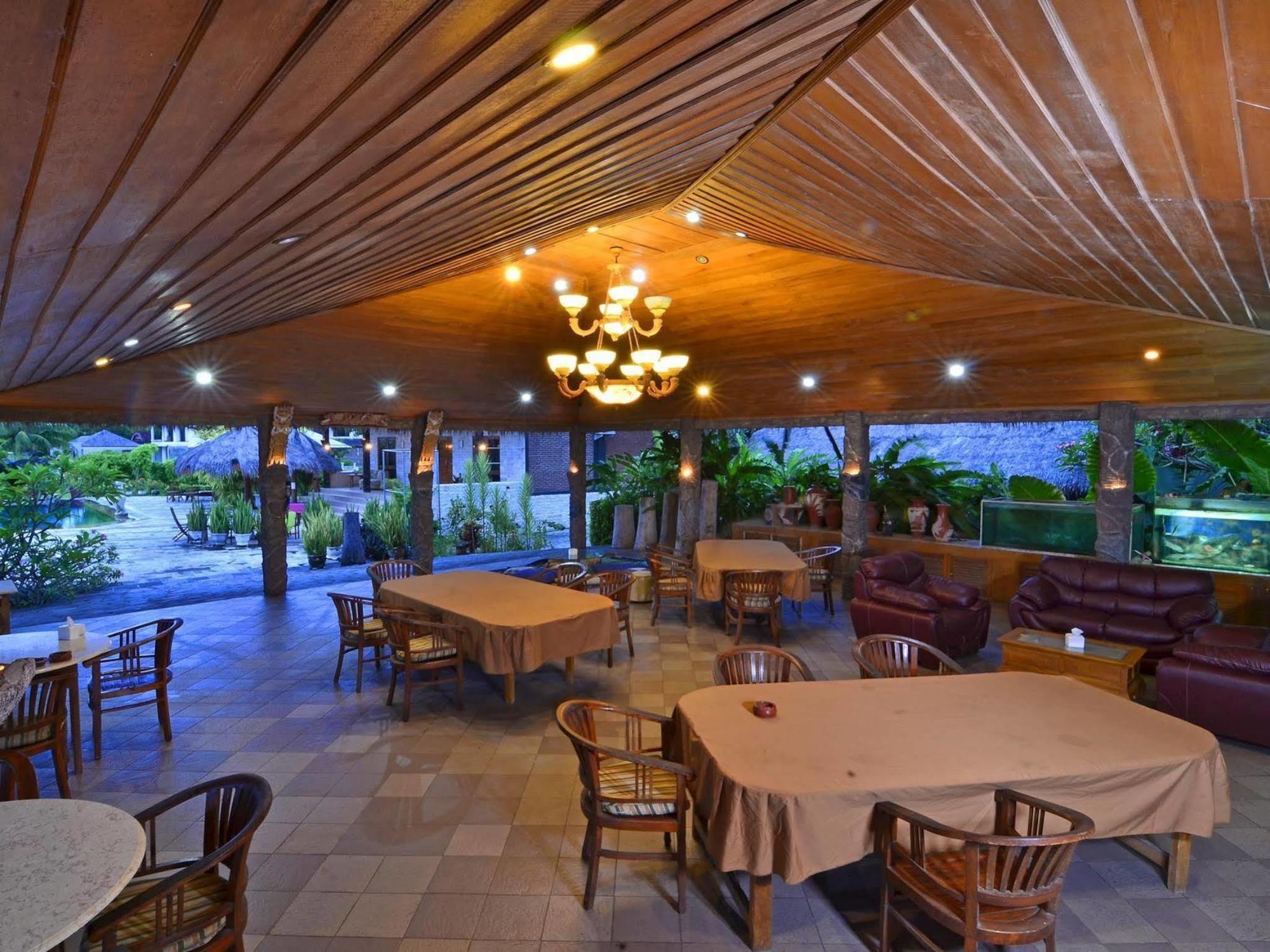 Pasific Beach Cottages Mangsit Luaran gambar